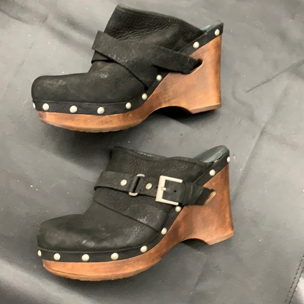 Ugg Clogs